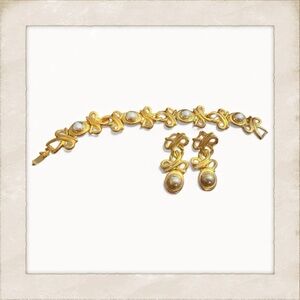 1980’s Vintage Gold and Silver Link Bracelet and Earring Set, For Pierced Ears